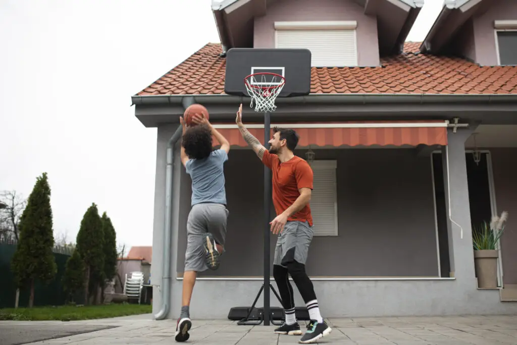 how high should ceiling be for basketball court